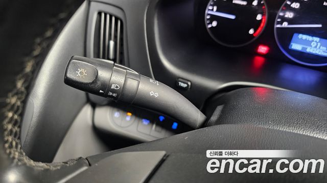 Hyundai Starex 2019 — photo 28