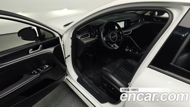 Kia K5 2023 — photo 17