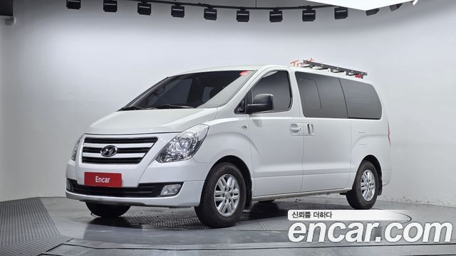 Hyundai Starex 2017 — photo 1