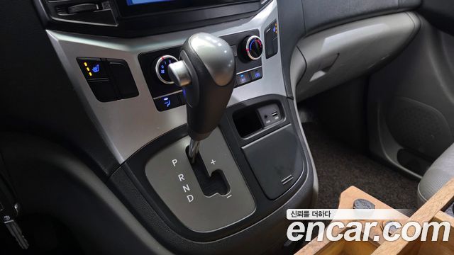 Hyundai Starex 2017 — photo 9