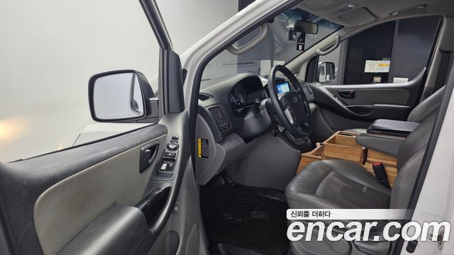 Hyundai Starex 2017 — photo 10
