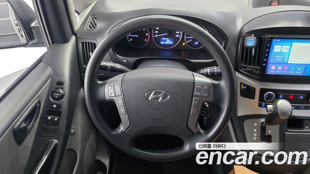 Hyundai Starex 2017 — photo 13