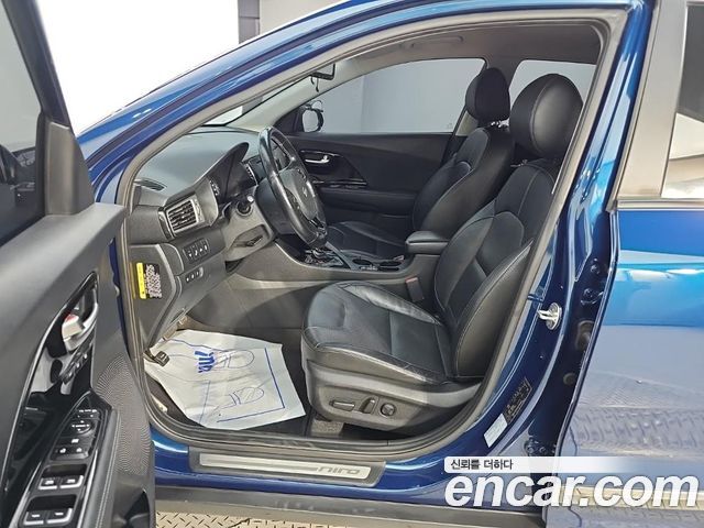 Kia Niro 2019 — photo 11