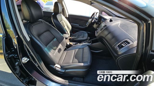 Kia K3 2018 — photo 11