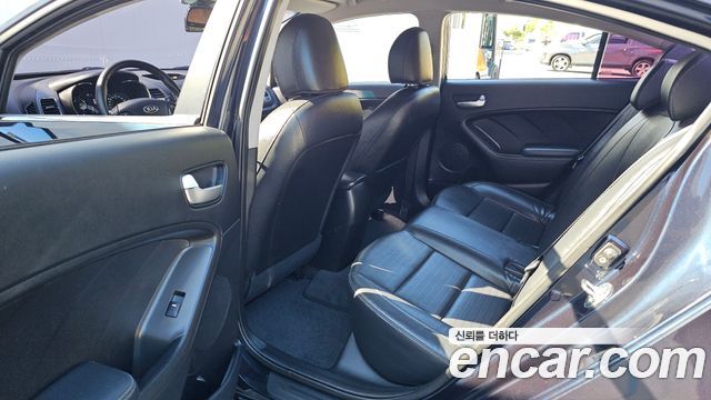 Kia K3 2018 — photo 12