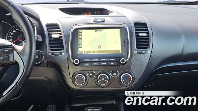 Kia K3 2018 — photo 14