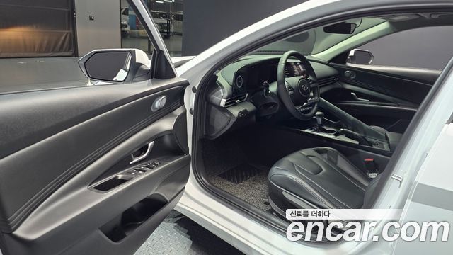 Hyundai AVANTE 2023 — photo 13