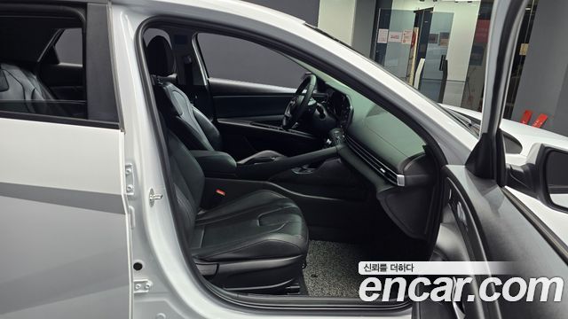 Hyundai AVANTE 2023 — photo 17