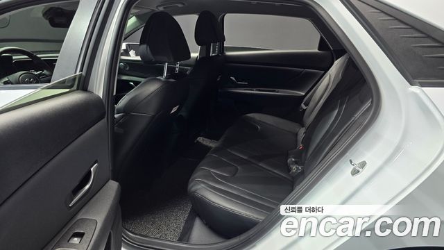 Hyundai AVANTE 2023 — photo 18