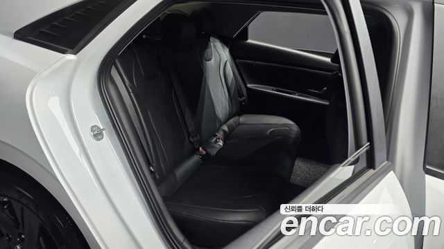 Hyundai AVANTE 2023 — photo 16