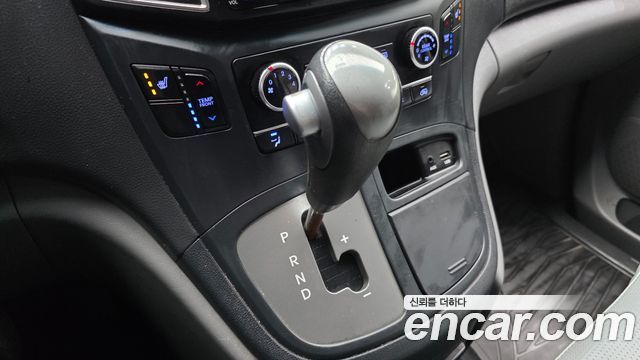 Hyundai Starex 2016 — photo 9