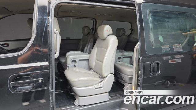 Hyundai Starex 2016 — photo 11