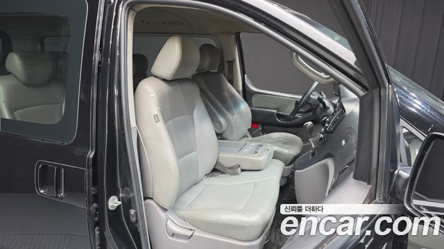 Hyundai Starex 2016 — photo 12