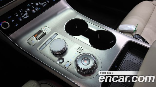 Genesis GV70 2025 — photo 12