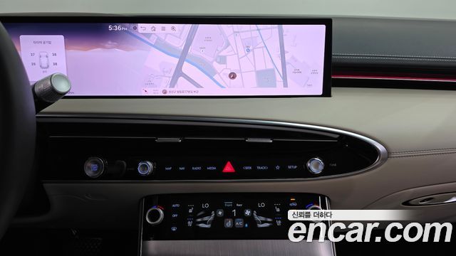 Genesis GV70 2025 — photo 18