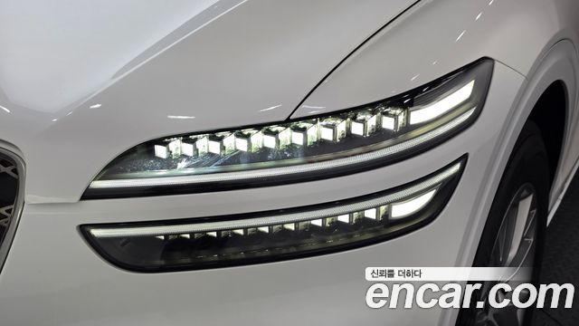 Genesis GV70 2025 — photo 8