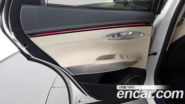 Genesis GV70 2025 — photo 15