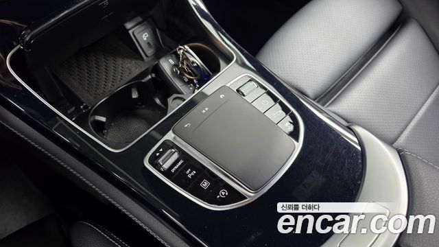 Mercedes-Benz GLC-Class 2020 — photo 33
