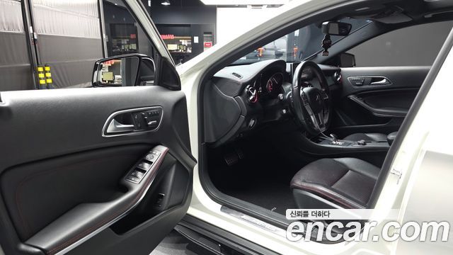 Mercedes-Benz GLA-Class 2015 — photo 13