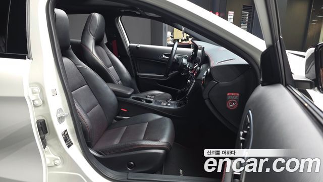 Mercedes-Benz GLA-Class 2015 — photo 17