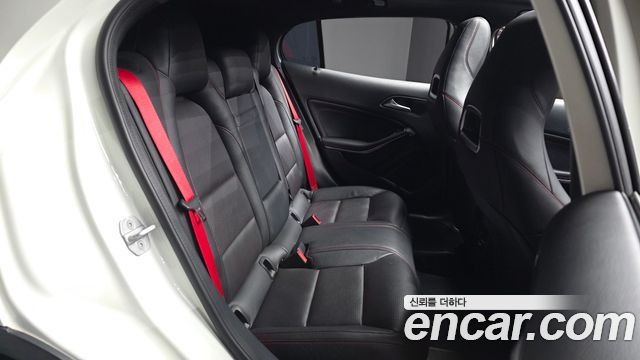 Mercedes-Benz GLA-Class 2015 — photo 18