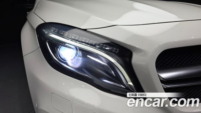 Mercedes-Benz GLA-Class 2015 — photo 8
