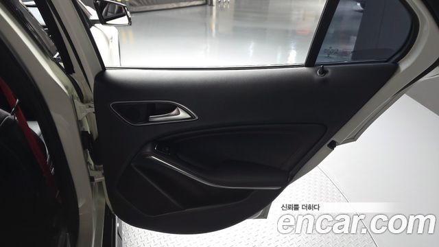 Mercedes-Benz GLA-Class 2015 — photo 15
