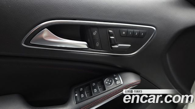 Mercedes-Benz GLA-Class 2015 — photo 28