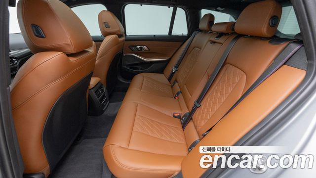 BMW 3-Series 2025 — photo 11