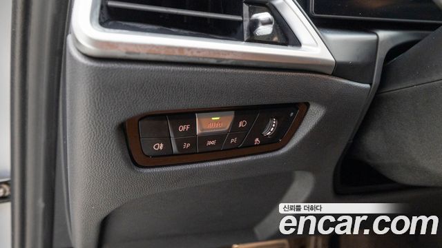 BMW 3-Series 2025 — photo 14