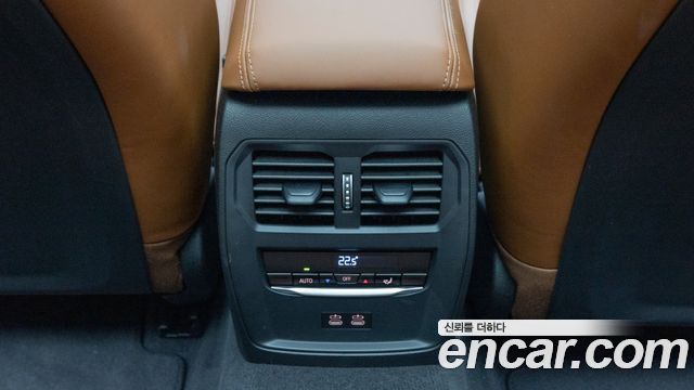 BMW 3-Series 2025 — photo 19