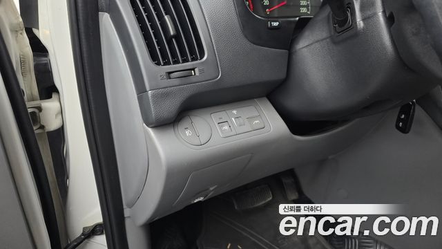 Hyundai Starex 2014 — photo 16