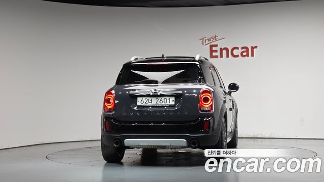 Mini Countryman 2018 — photo 4