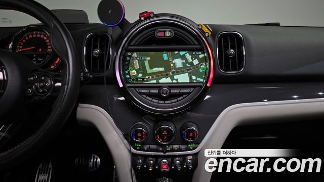 Mini Countryman 2018 — photo 20