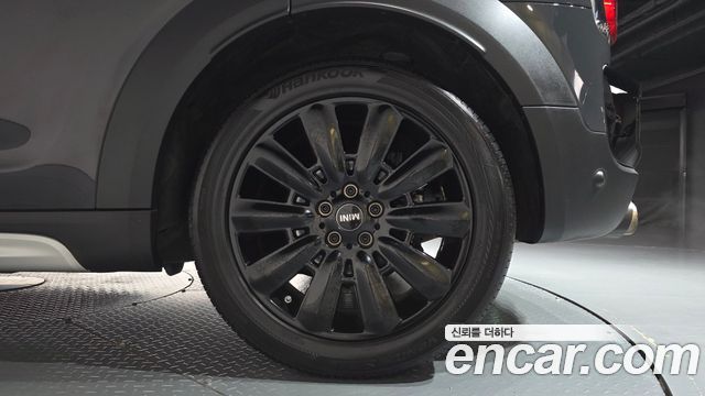 Mini Countryman 2018 — photo 7