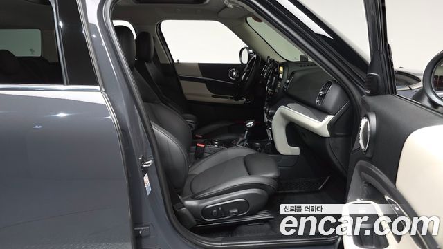 Mini Countryman 2018 — photo 16