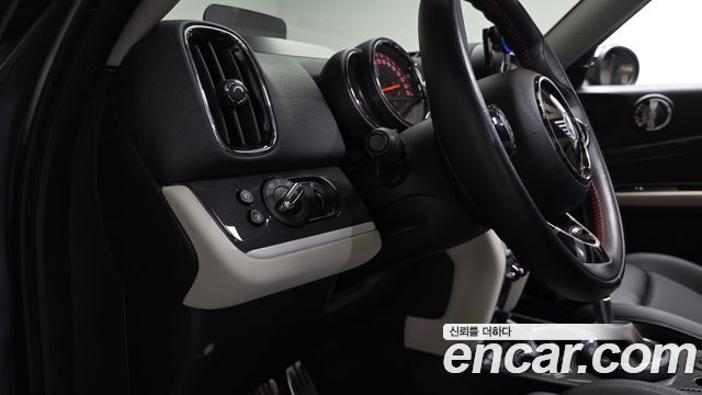 Mini Countryman 2018 — photo 30
