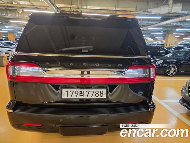 Lincoln Navigator 2020 — photo 2