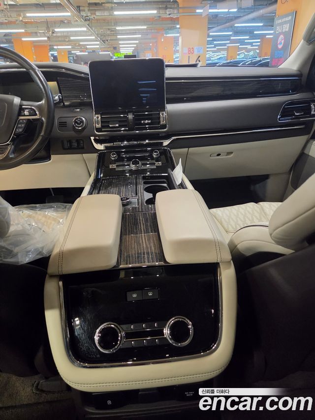Lincoln Navigator 2020 — photo 8