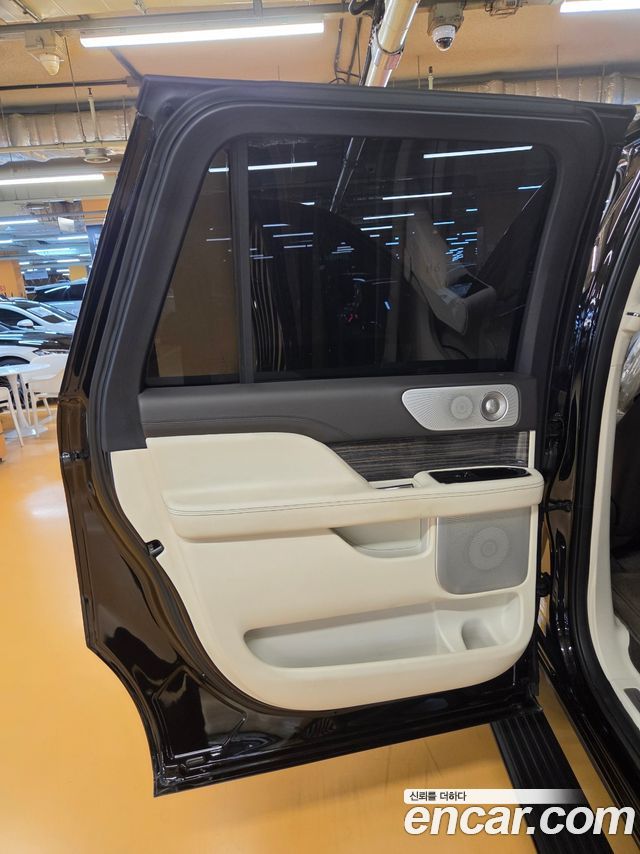 Lincoln Navigator 2020 — photo 12