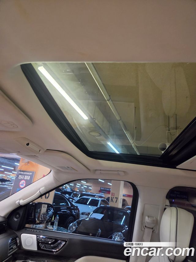 Lincoln Navigator 2020 — photo 20