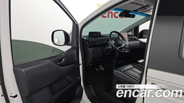 Hyundai Staria 2024 — photo 13