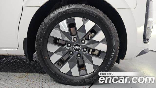 Hyundai Staria 2024 — photo 7