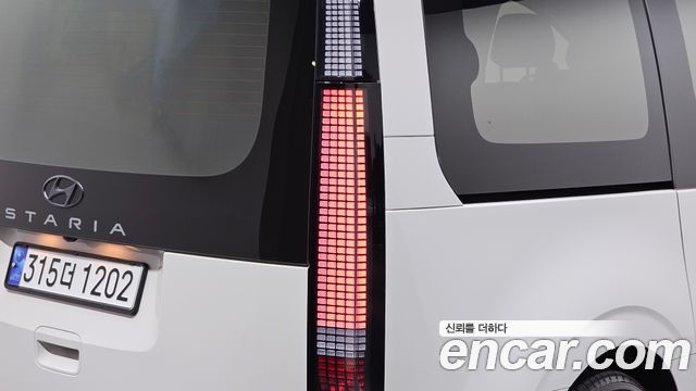 Hyundai Staria 2024 — photo 9