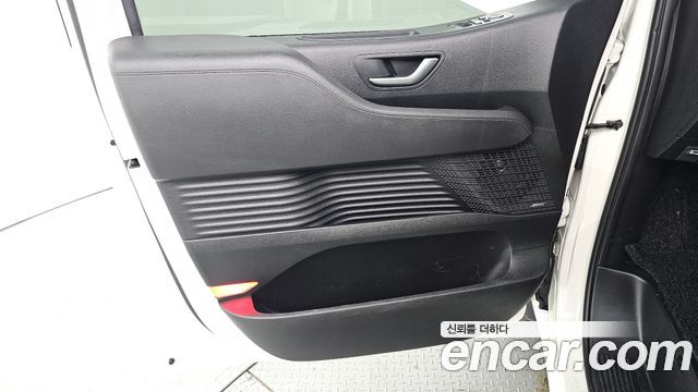 Hyundai Staria 2024 — photo 14