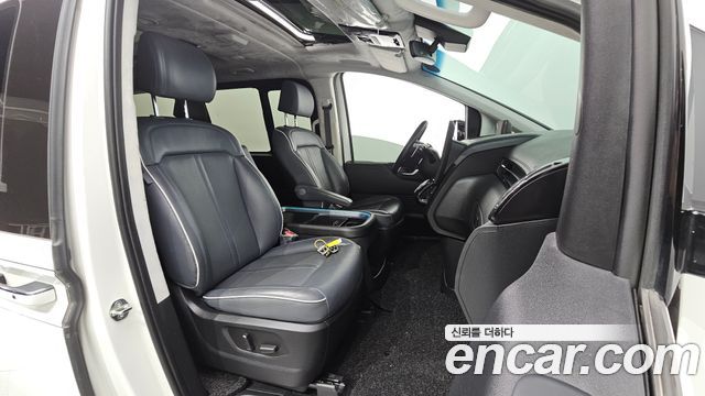 Hyundai Staria 2024 — photo 16