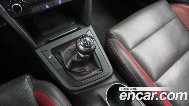Hyundai AVANTE 2018 — photo 9