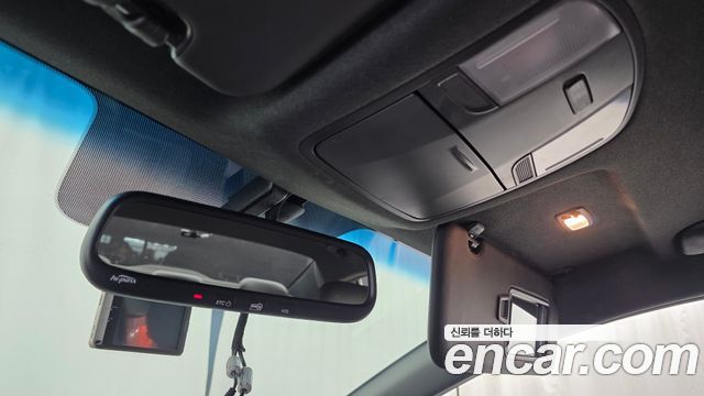 Hyundai AVANTE 2018 — photo 17