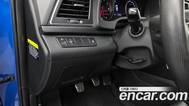 Hyundai AVANTE 2018 — photo 18