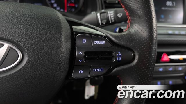Hyundai AVANTE 2018 — photo 19